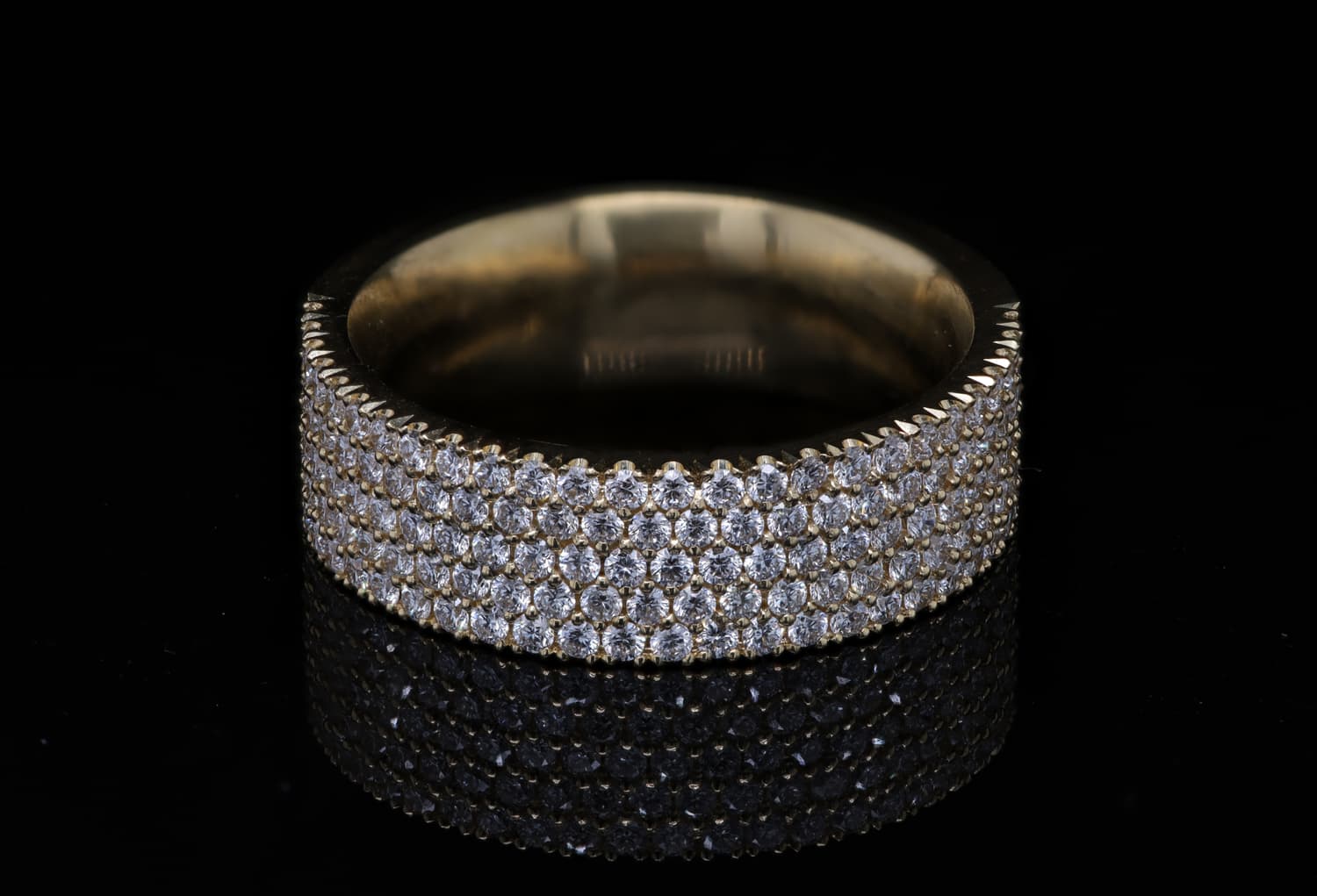 Stacked row diamond setting detail by Atelier Barnard.
